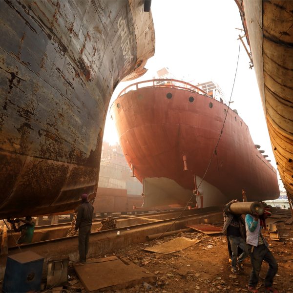 Dhaka,-,Bangladesh,-,January,10,,2018:,Unidentified,Dock,Workers